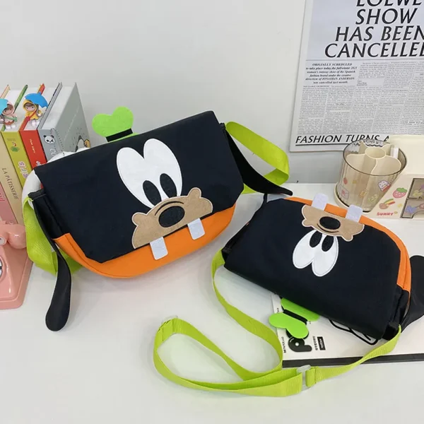FLCBTSBP0046-0047-07 Disney Goofy Shaped Large Capacity Shoulder Bag