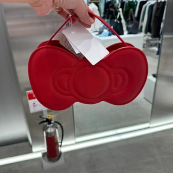 Hello Kitty Crossbody Bag