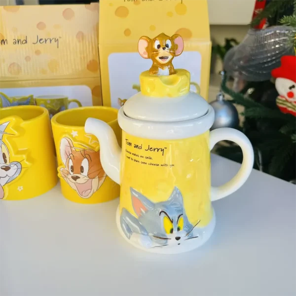 Tom and Jerry-Themed White Ceramic Teapot Water Kettle