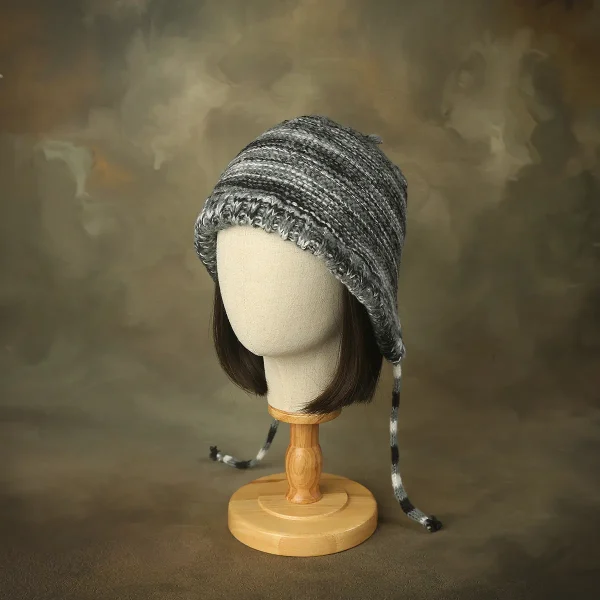 FLCAHH000024 Vintage Street Style Color-Block Knit Hat Cute and Warm Black and Grey